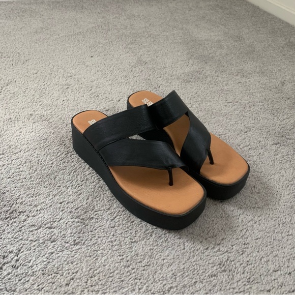 SILENT D Undonestto Platform Slide Sandal - Picture 5 of 9